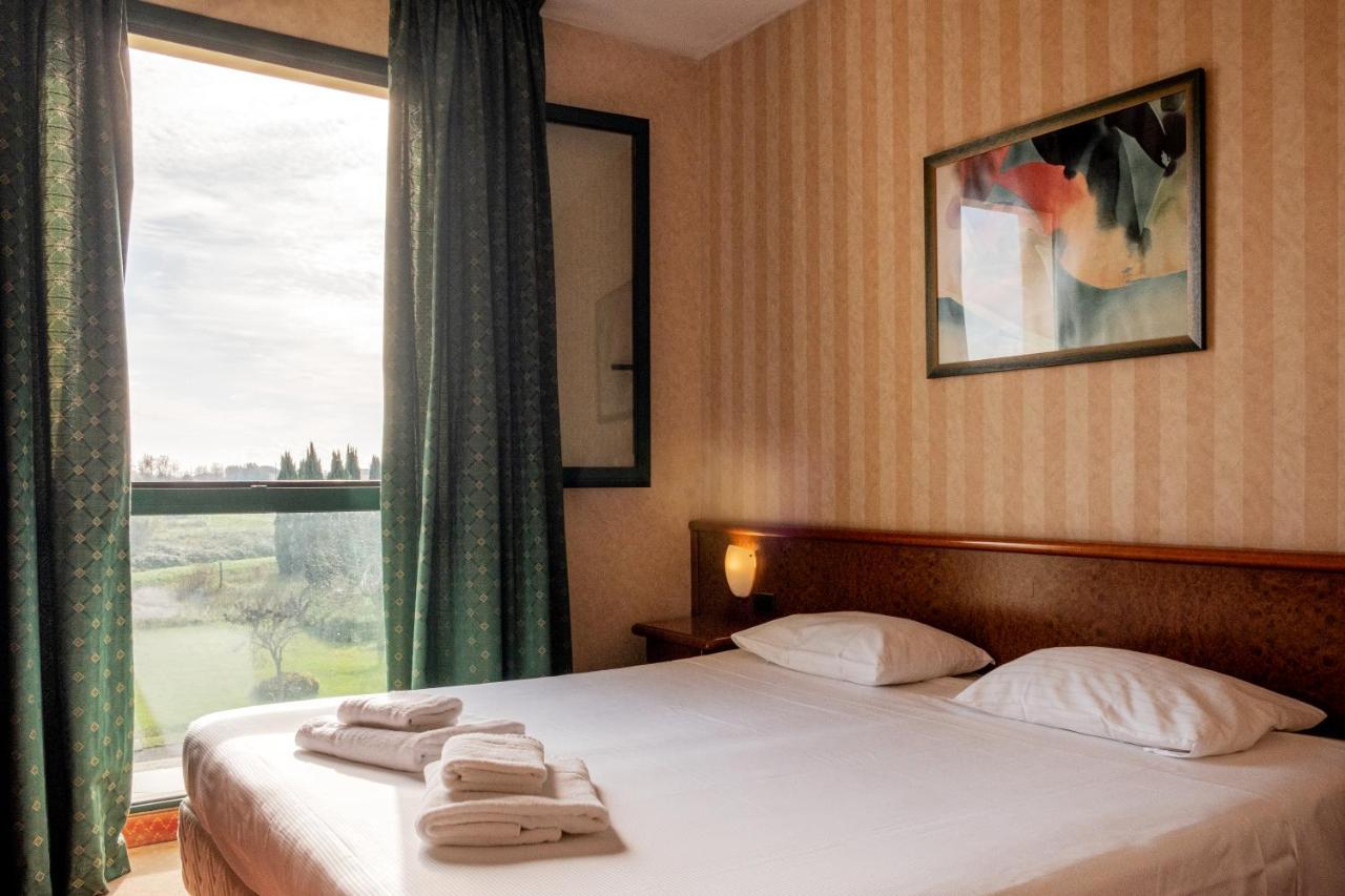 Meditur Hotel Pisa Migliarino Pisano Екстер'єр фото
