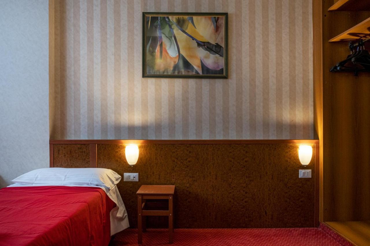 Meditur Hotel Pisa Migliarino Pisano Екстер'єр фото