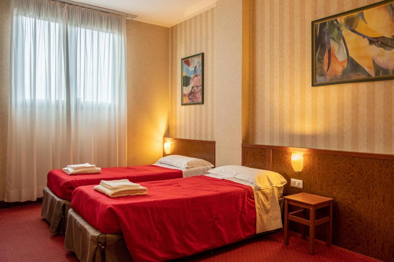 Meditur Hotel Pisa Migliarino Pisano Екстер'єр фото